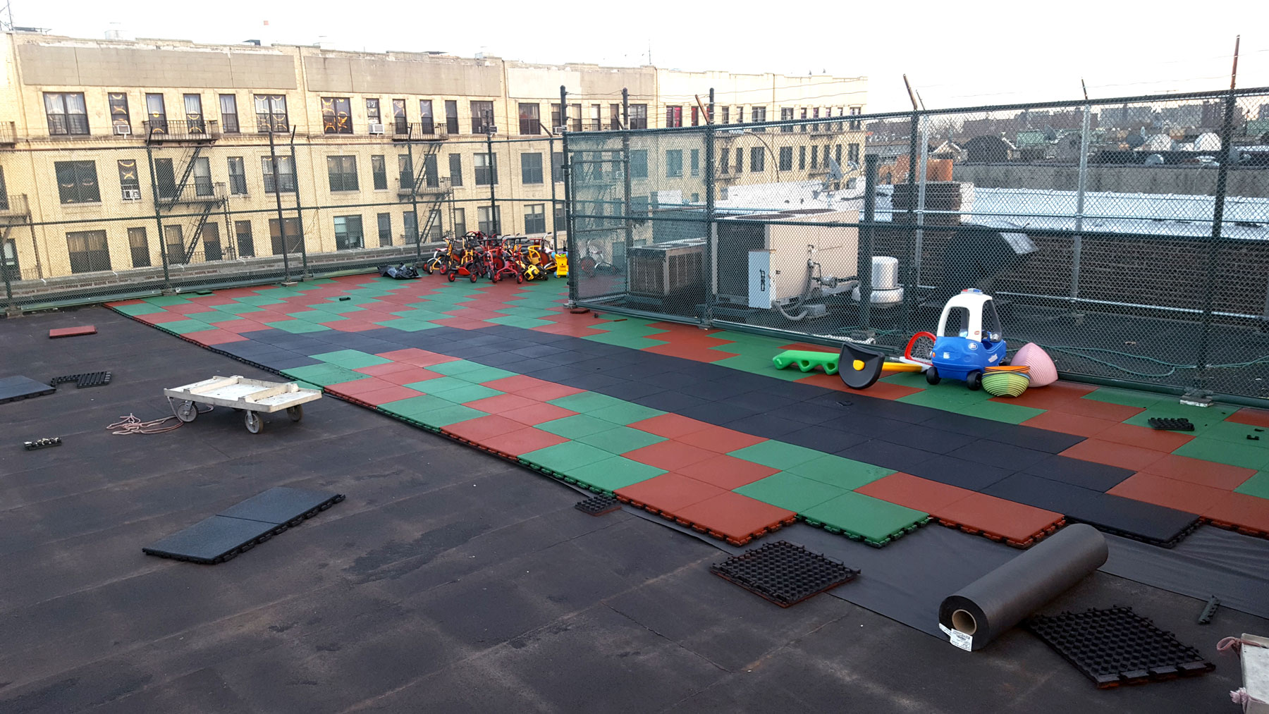 Rubber Playground Safety Tiles Mats Prefabricated Installation